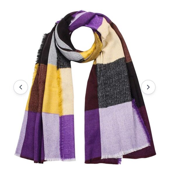 Under Zero Scarf - Picture 1 of 4